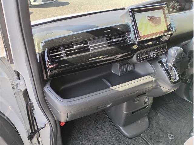 N-BOX CUSTOM