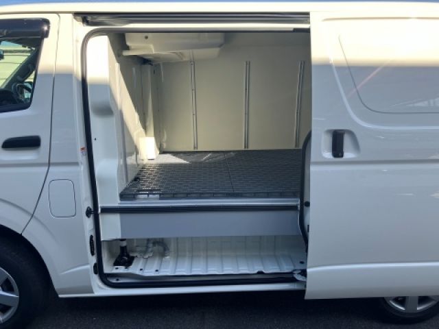 HIACE van 2WD