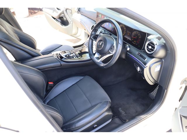 MERCEDES BENZ E-Class sedan