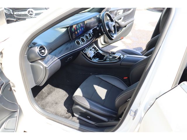 MERCEDES BENZ E-Class sedan