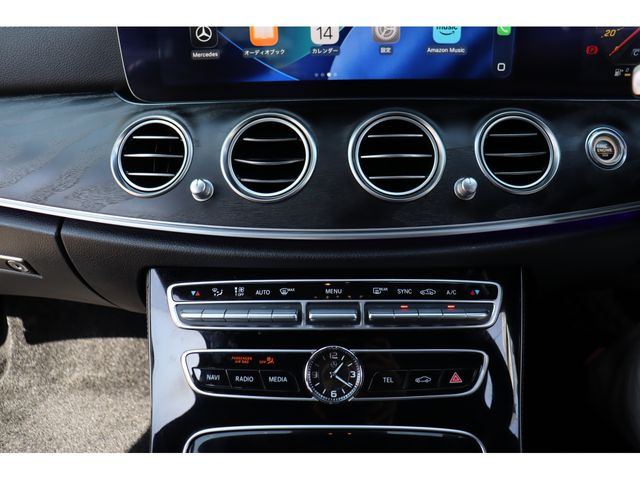 MERCEDES BENZ E-Class sedan