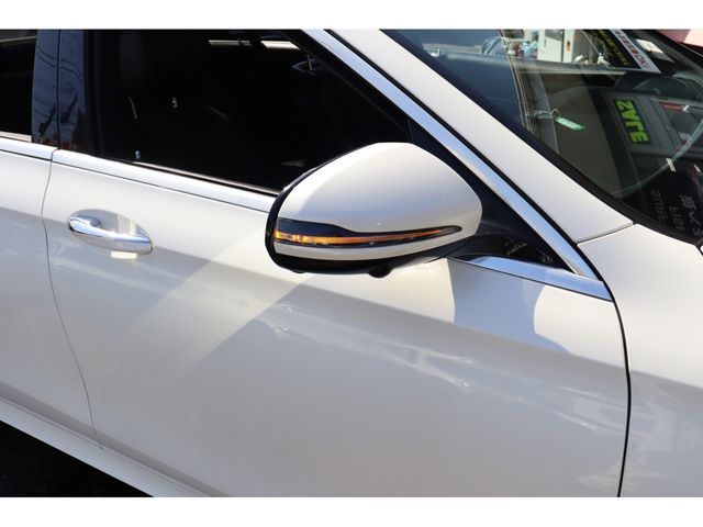 MERCEDES BENZ E-Class sedan