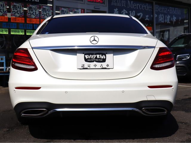 MERCEDES BENZ E-Class sedan