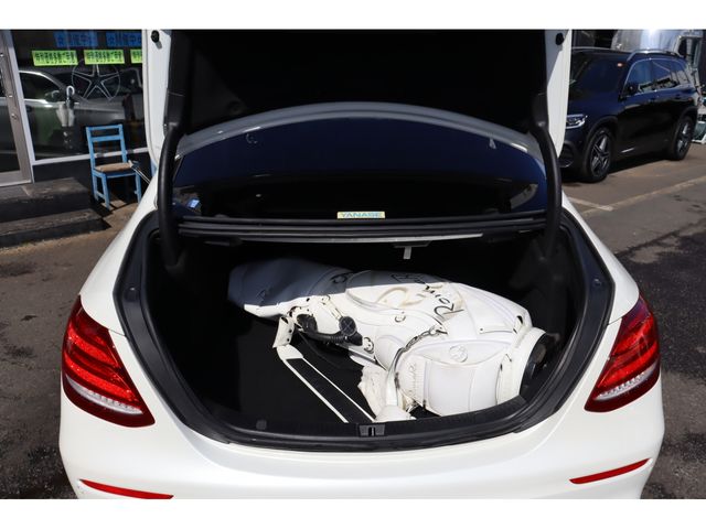 MERCEDES BENZ E-Class sedan