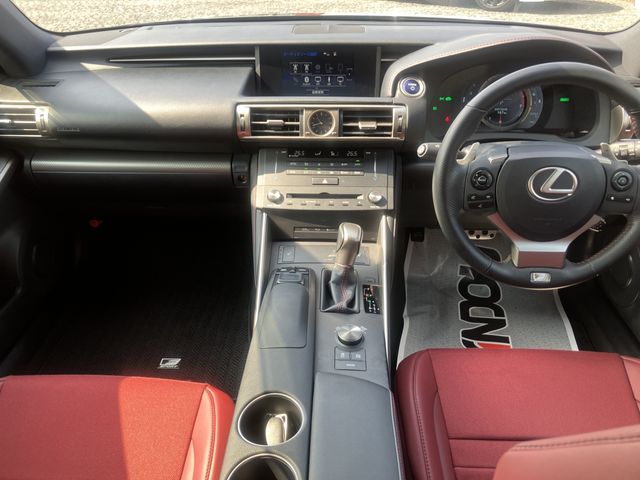 LEXUS IS300h