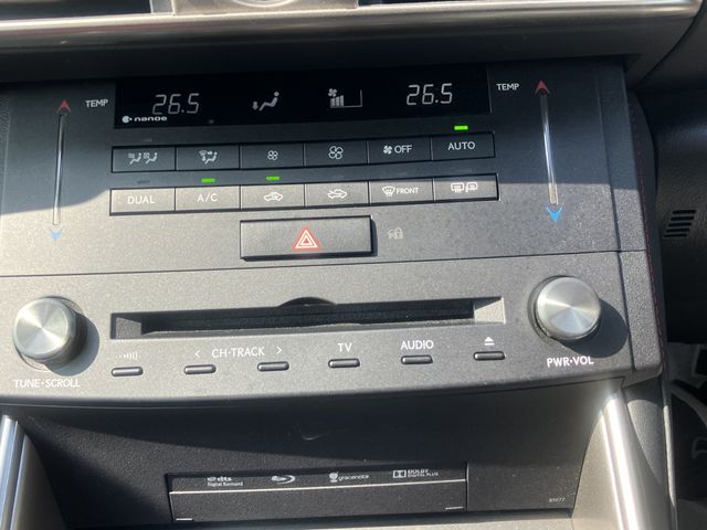 LEXUS IS300h