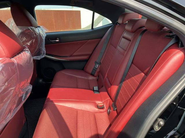 LEXUS IS300h