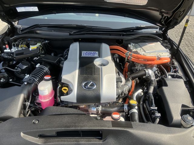 LEXUS IS300h