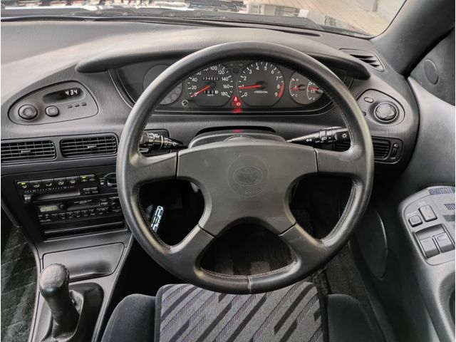 COROLLA LEVIN