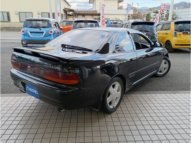 COROLLA LEVIN