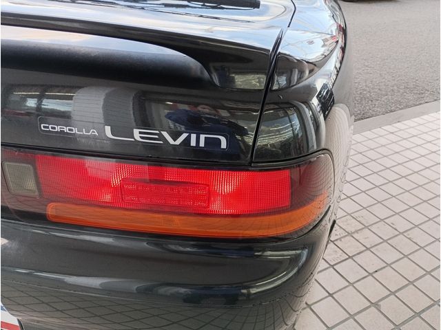 COROLLA LEVIN
