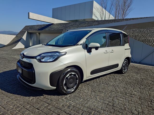 SIENTA HYBRID