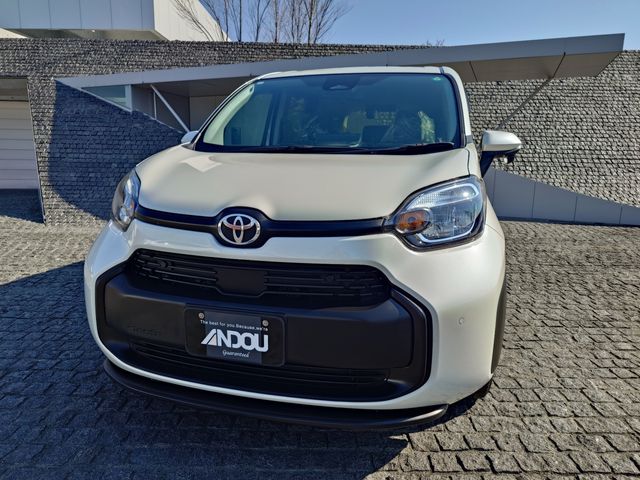 SIENTA HYBRID