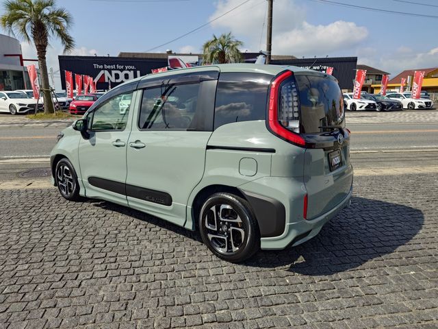 SIENTA HYBRID