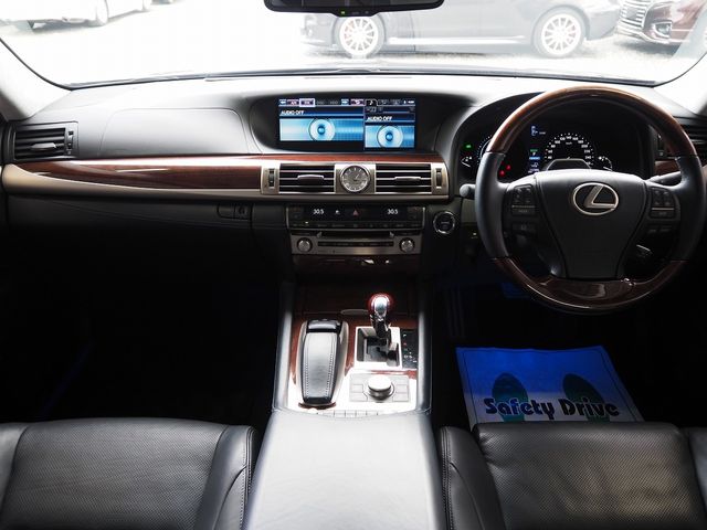 LEXUS LS600h