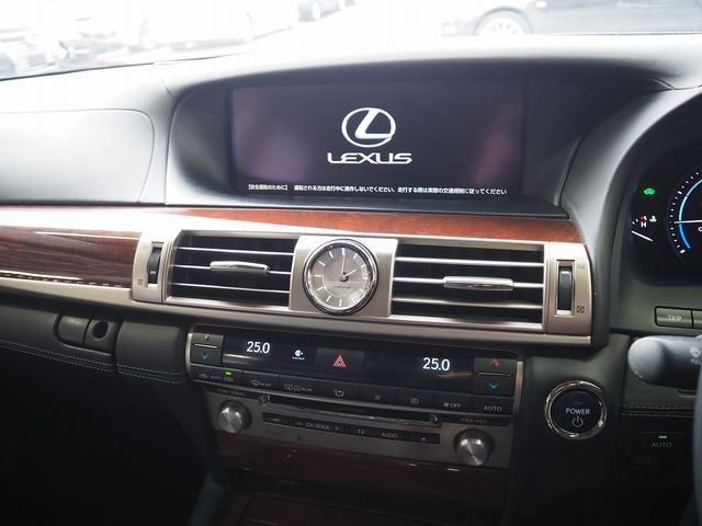 LEXUS LS600h