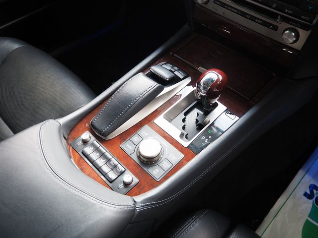 LEXUS LS600h