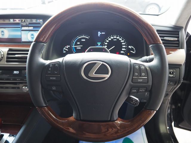 LEXUS LS600h