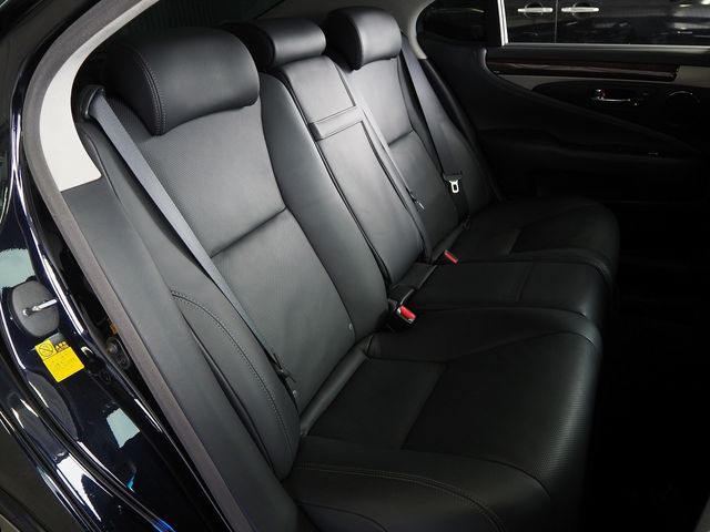 LEXUS LS600h