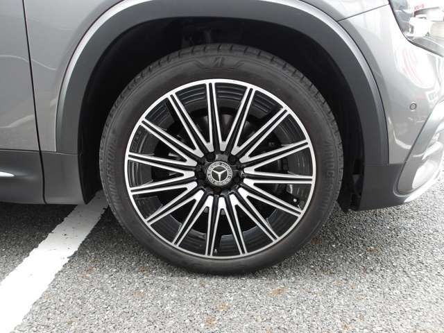 MERCEDES BENZ GLB
