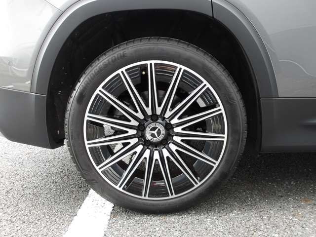 MERCEDES BENZ GLB