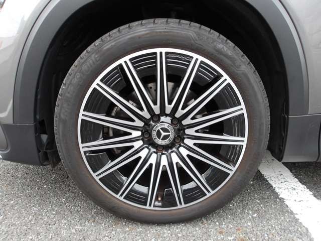 MERCEDES BENZ GLB