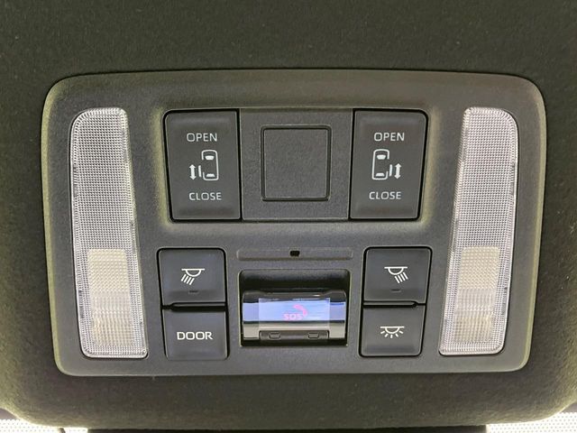VOXY HYBRID