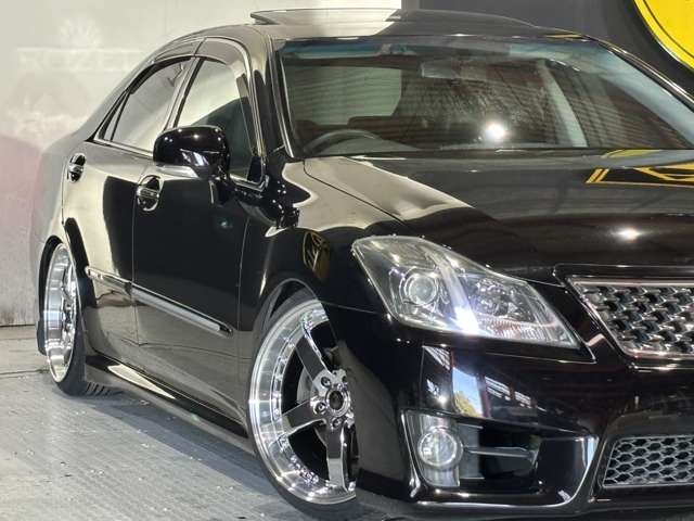 CROWN sedan