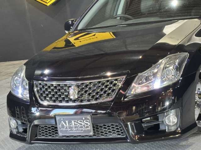 CROWN sedan