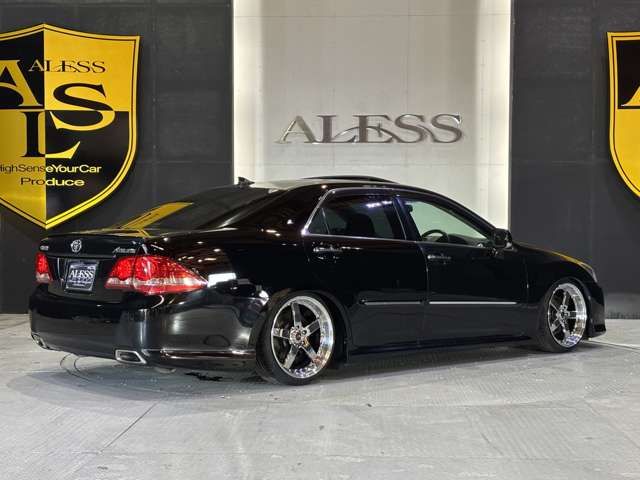 CROWN sedan
