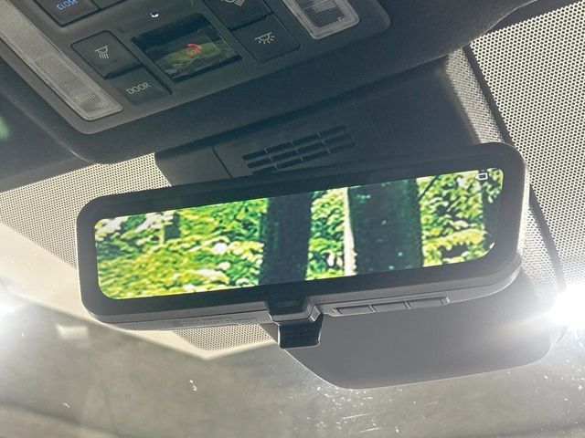 VOXY HYBRID