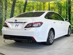 CROWN sedan hybrid