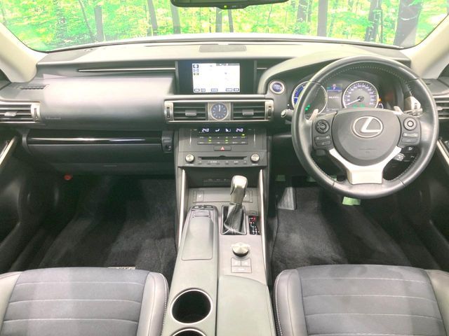 LEXUS IS300h