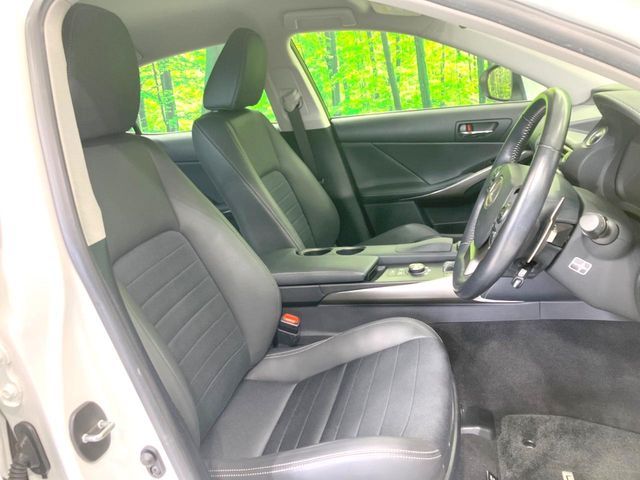 LEXUS IS300h