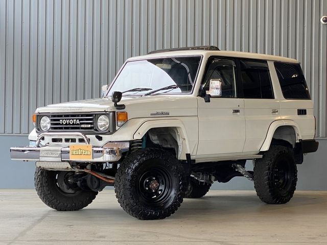 LANDCRUISER van