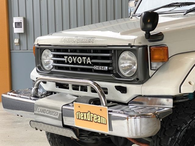 LANDCRUISER van
