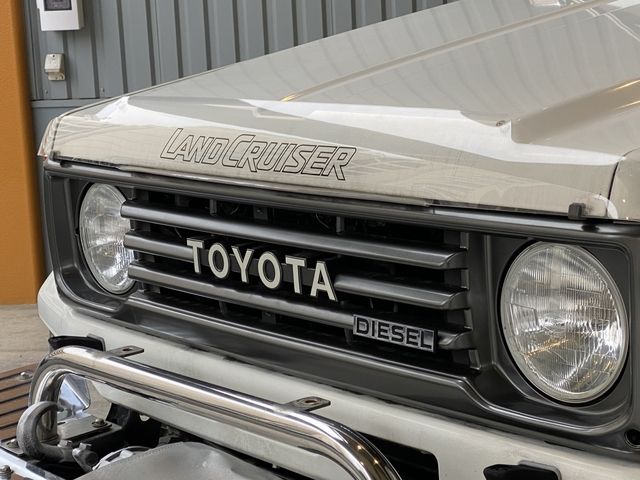 LANDCRUISER van