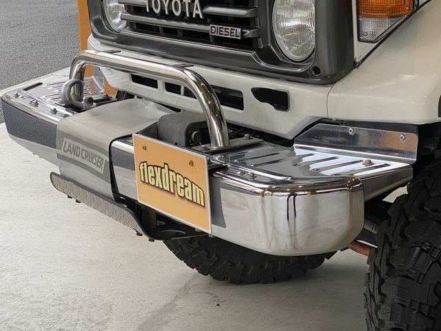 LANDCRUISER van