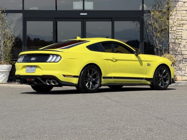 FORD MUSTANG
