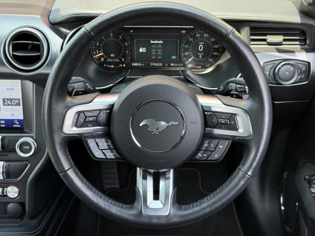 FORD MUSTANG