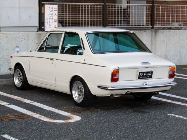 COROLLA sedan