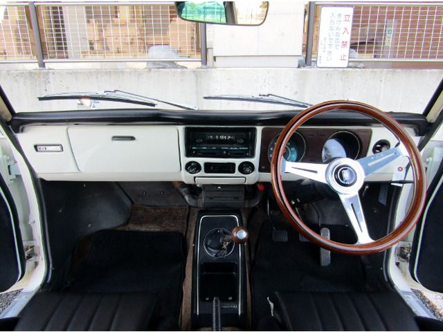 COROLLA sedan