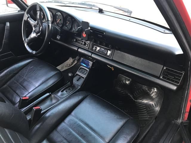 PORSCHE 911