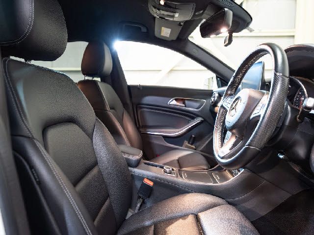 MERCEDES BENZ CLA Shooting Brake