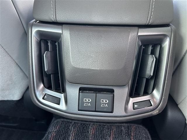 CROWN sedan hybrid 4WD