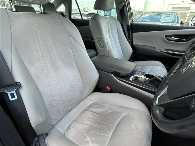 CROWN sedan hybrid 4WD