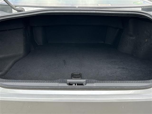 CROWN sedan hybrid 4WD