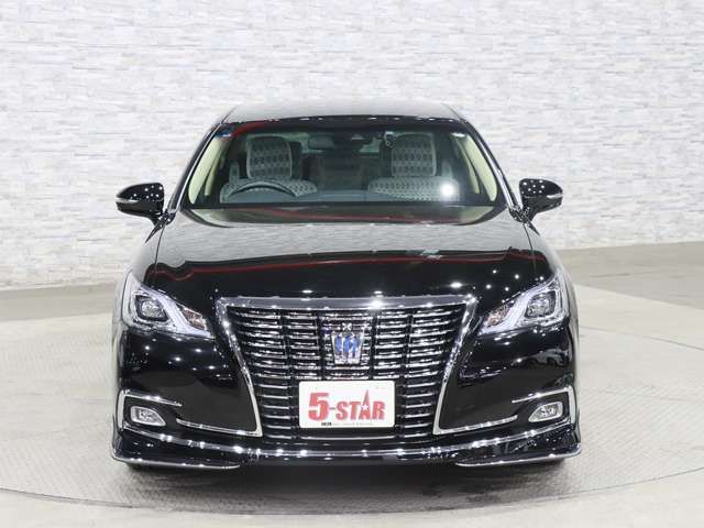 CROWN sedan hybrid