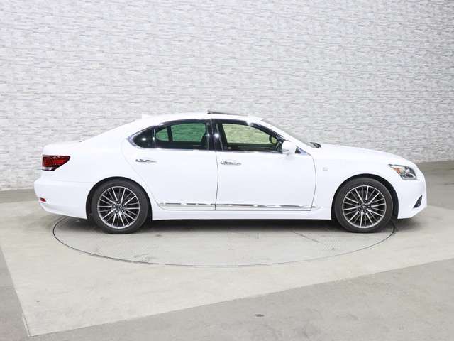 LEXUS LS460