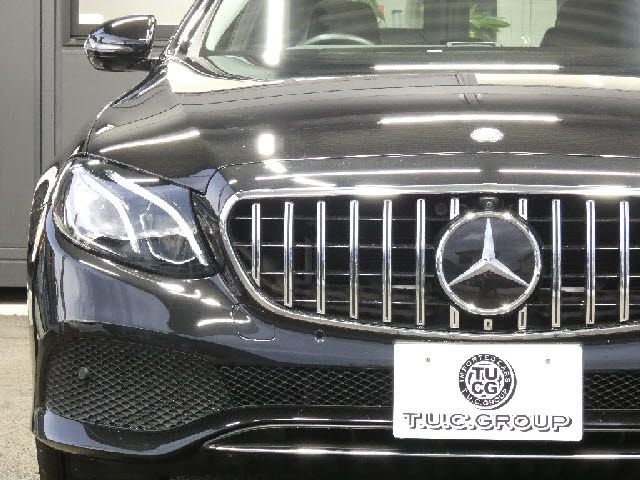 MERCEDES BENZ E-Class sedan